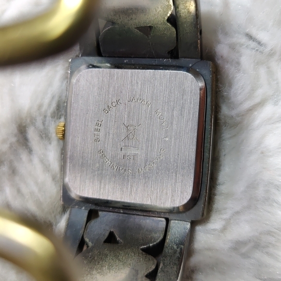 Vintage Japanese Watch With Stones Band - Picture 7 of 9